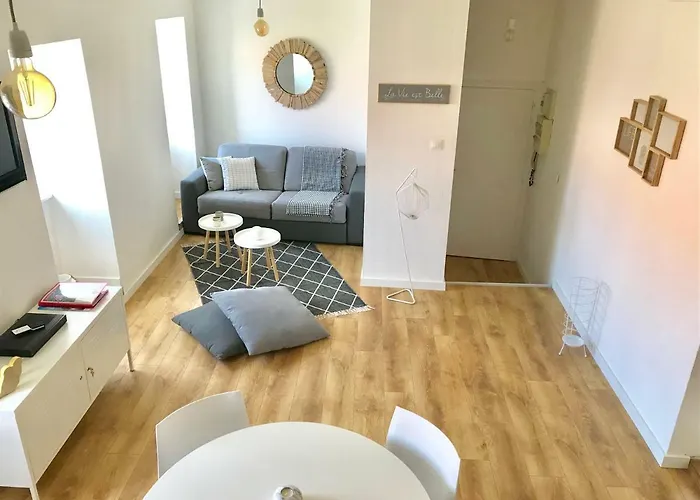 Les Bateliers Apartment *